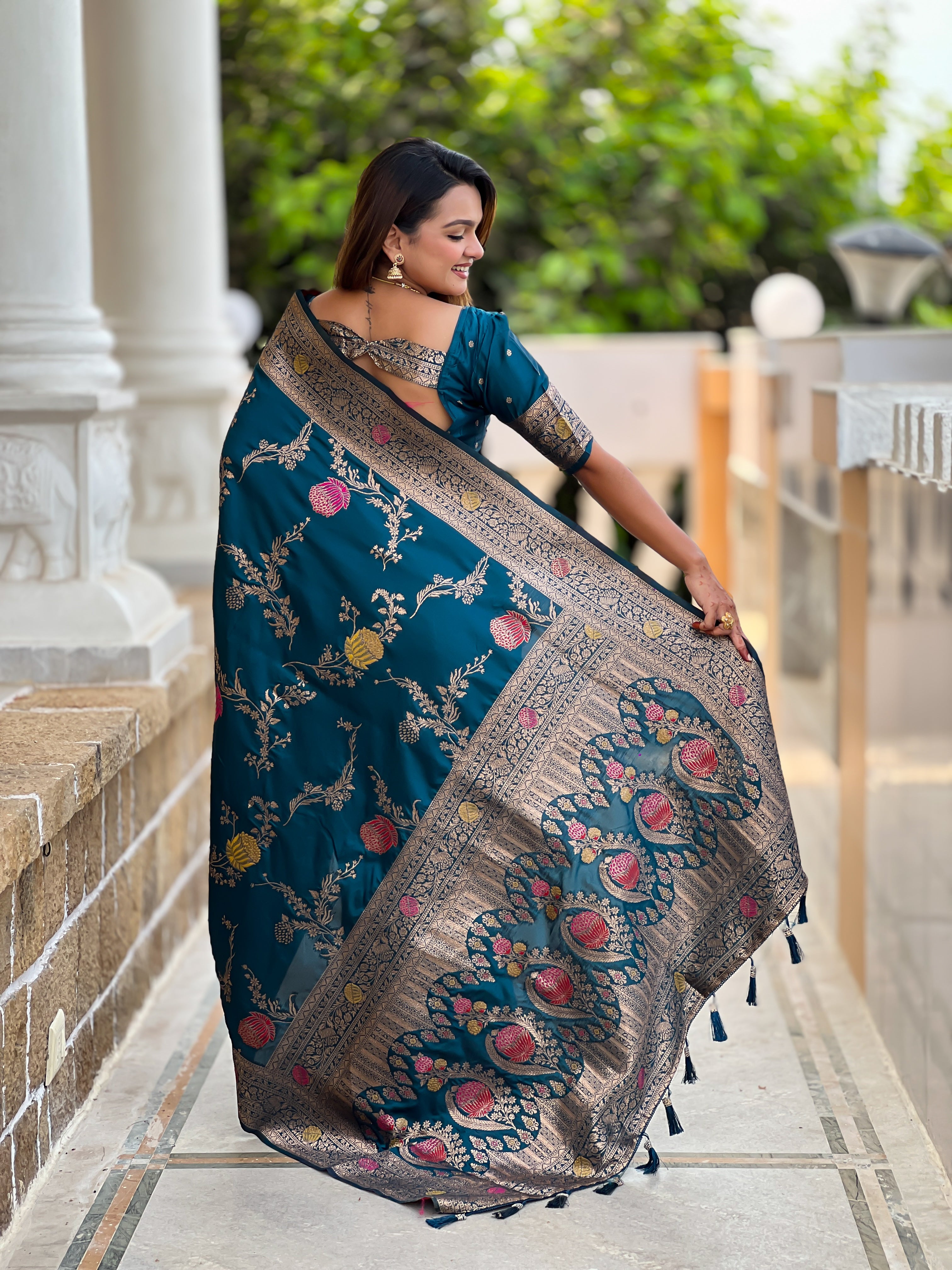 Morpich Designer Banarasi Silk Saree for Women –  Woven Floral Saree with Blouse