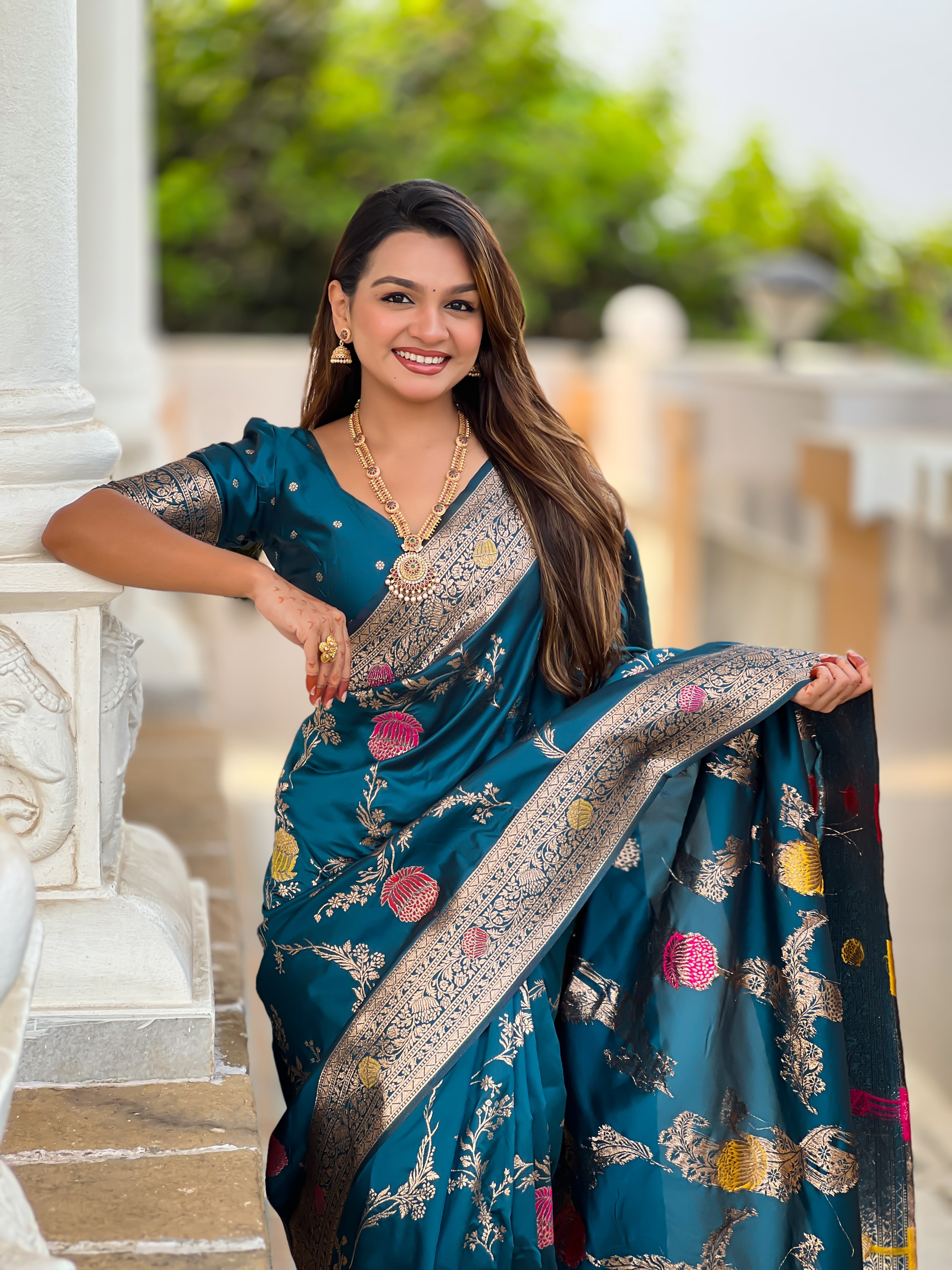 Morpich Designer Banarasi Silk Saree for Women –  Woven Floral Saree with Blouse