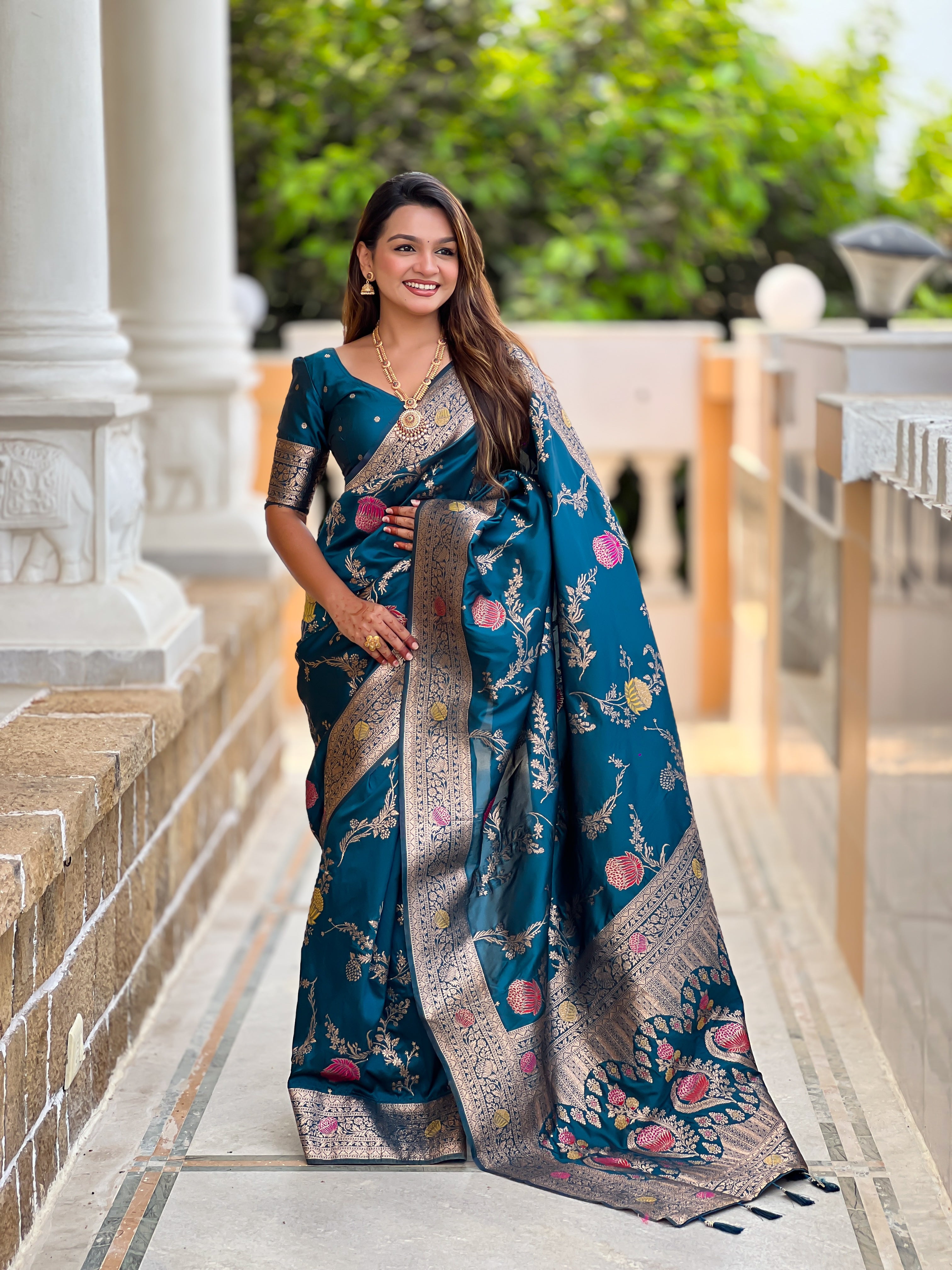 Morpich Designer Banarasi Silk Saree for Women –  Woven Floral Saree with Blouse