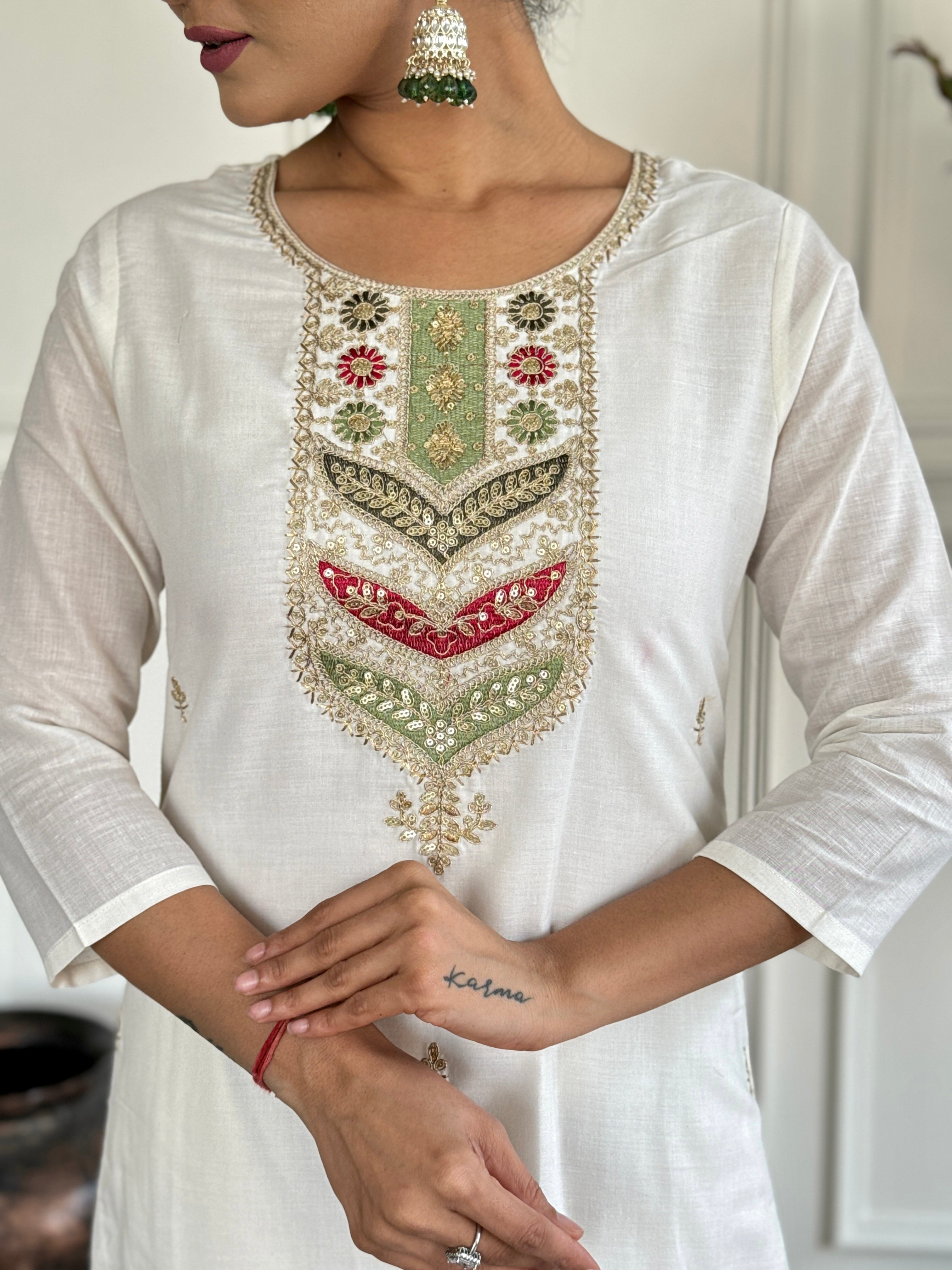 Women’s Green Viscose Blend Embroidered Straight Kurta Set with Pant & Jacquard Silk Dupatta