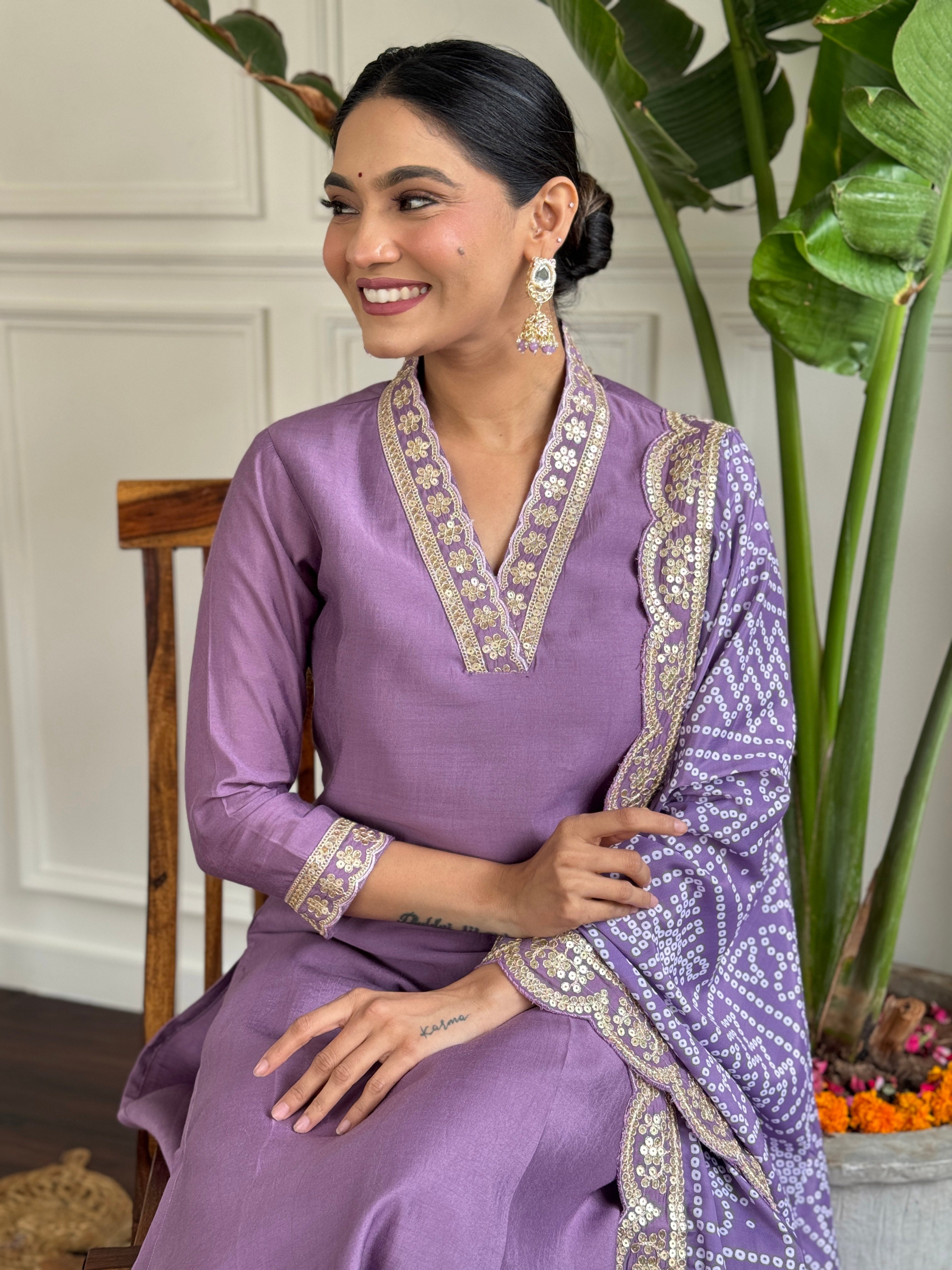 Women’s Lavender Viscose Silk Embroidered Kurta Set with Pant & Printed Chinon Dupatta