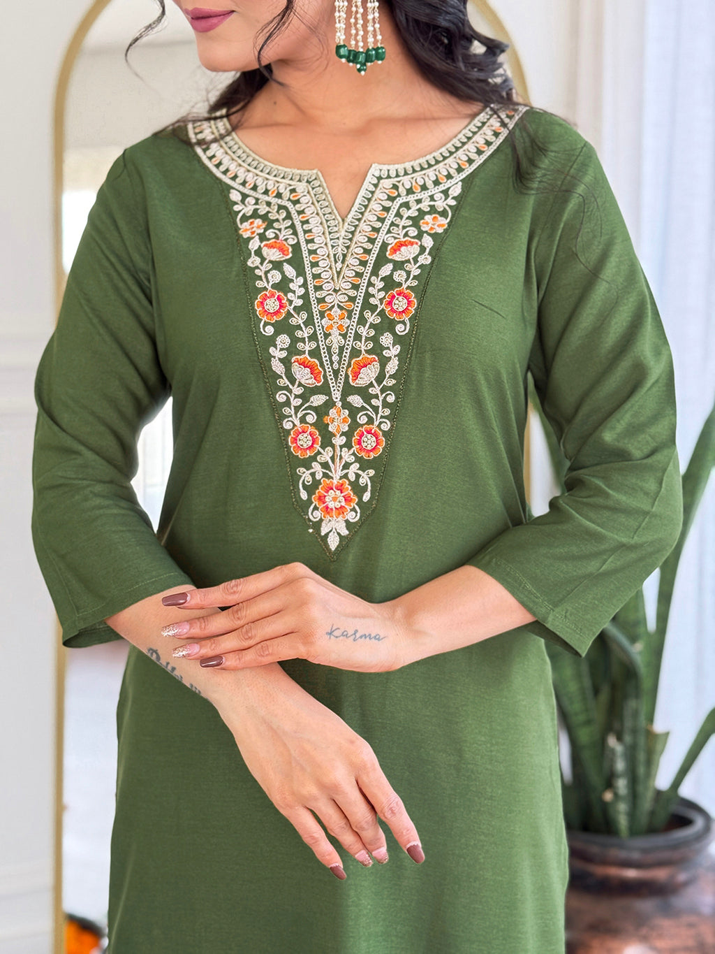 Women’s Green Rayon Embroidered Straight Kurta Set with Pant & Tabby Lace Dupatta
