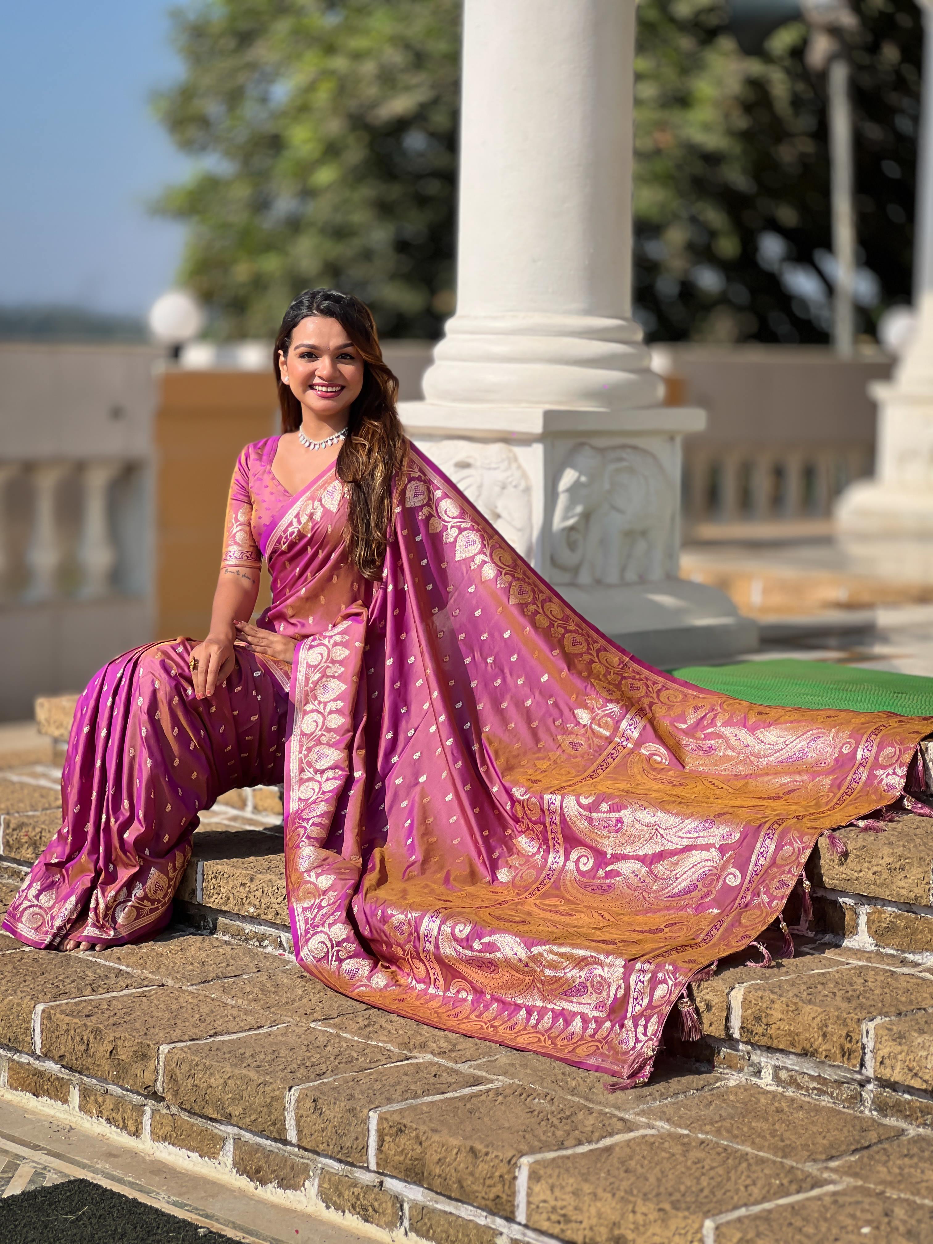 Onion Varni Fabrics Women Anjir Geometric Banarasi Silk Tassels and Latkans Saree comes With Matching Blouse