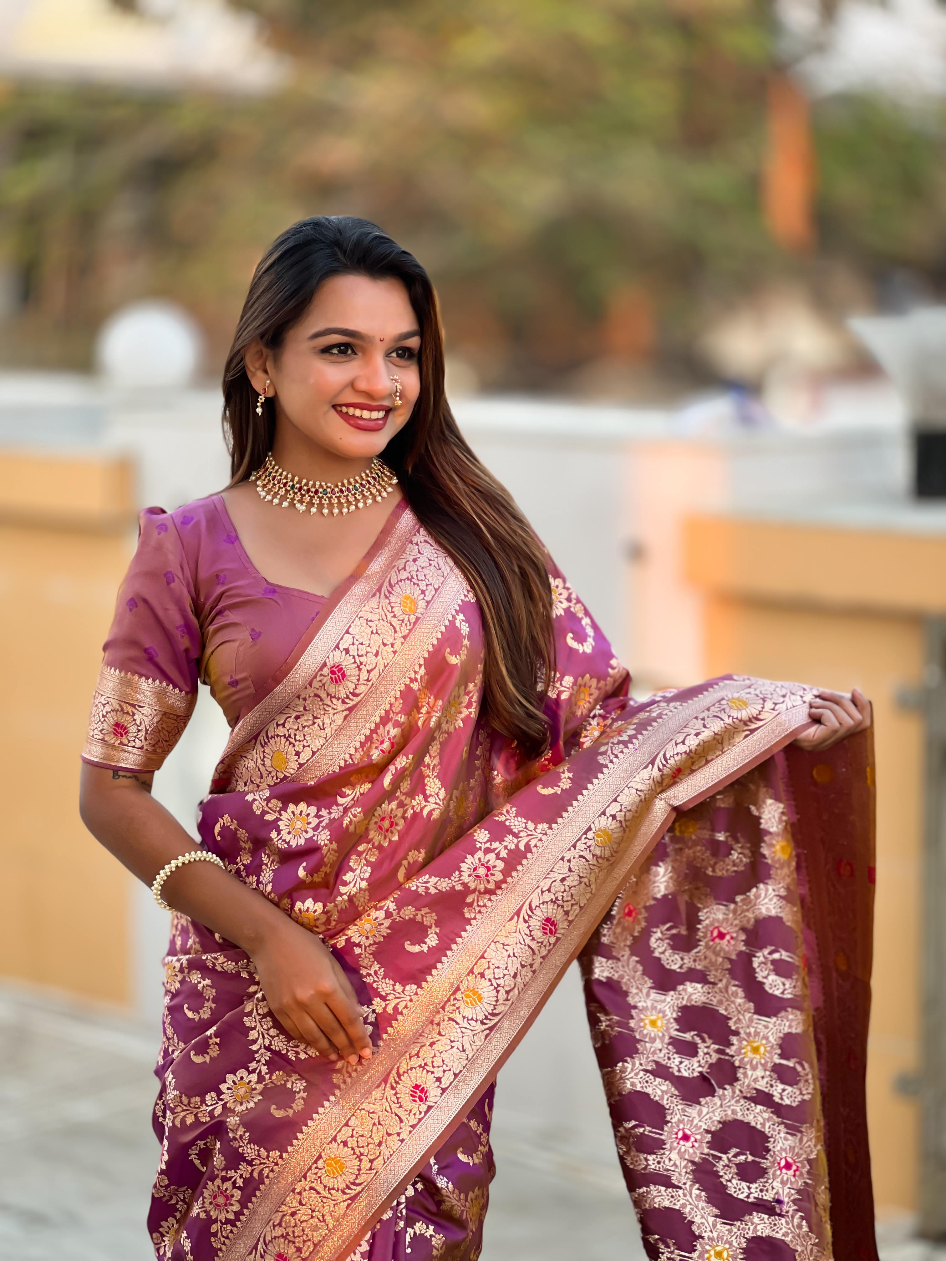 Onion Varni Fabrics Women Geometric Banarasi Silk Tassels and Latkans Saree comes With Matching Blouse