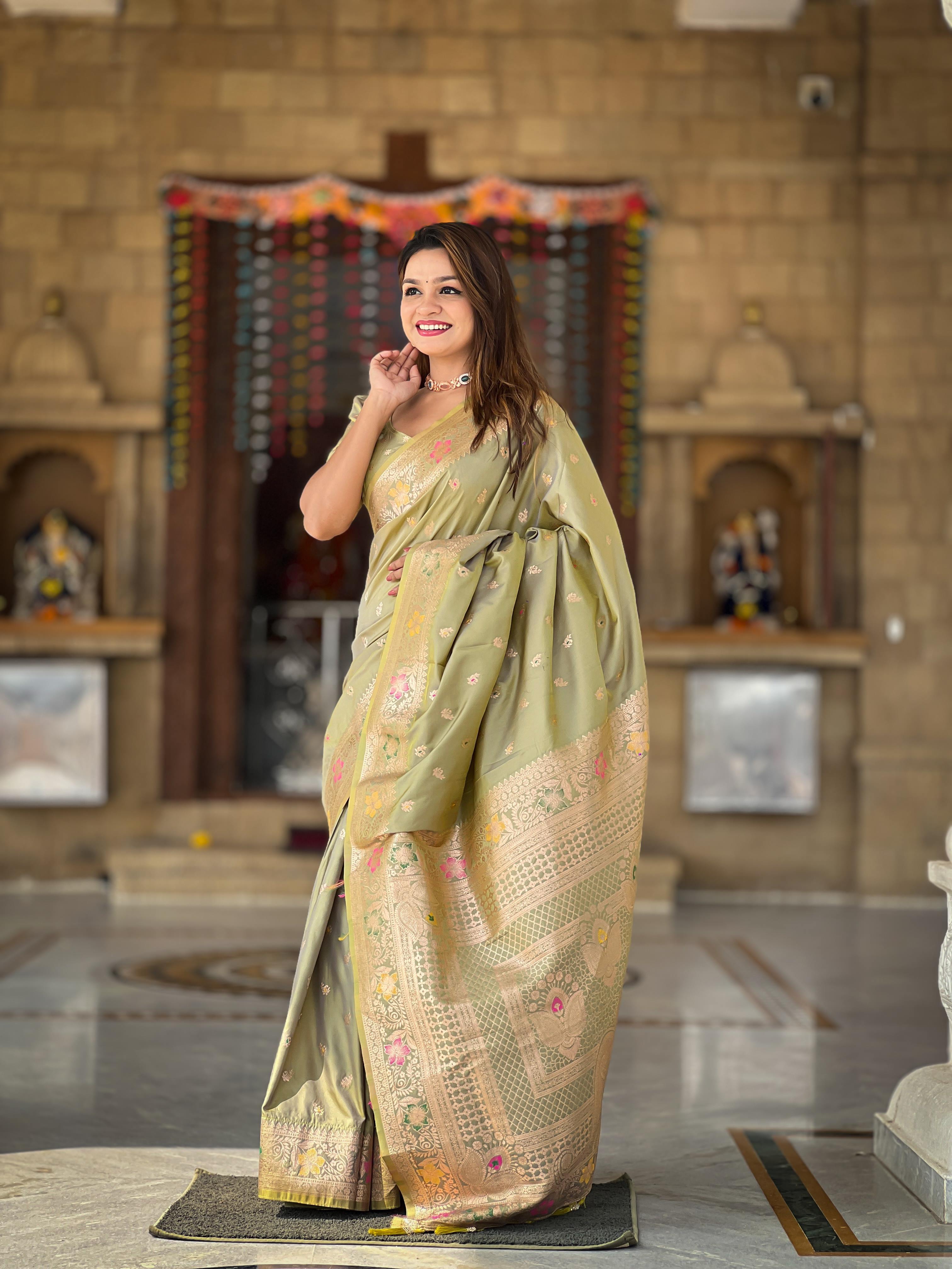 Pista Varni Fabrics Women Paisley Banarasi Silk Embellished Saree comes With Matching Blouse