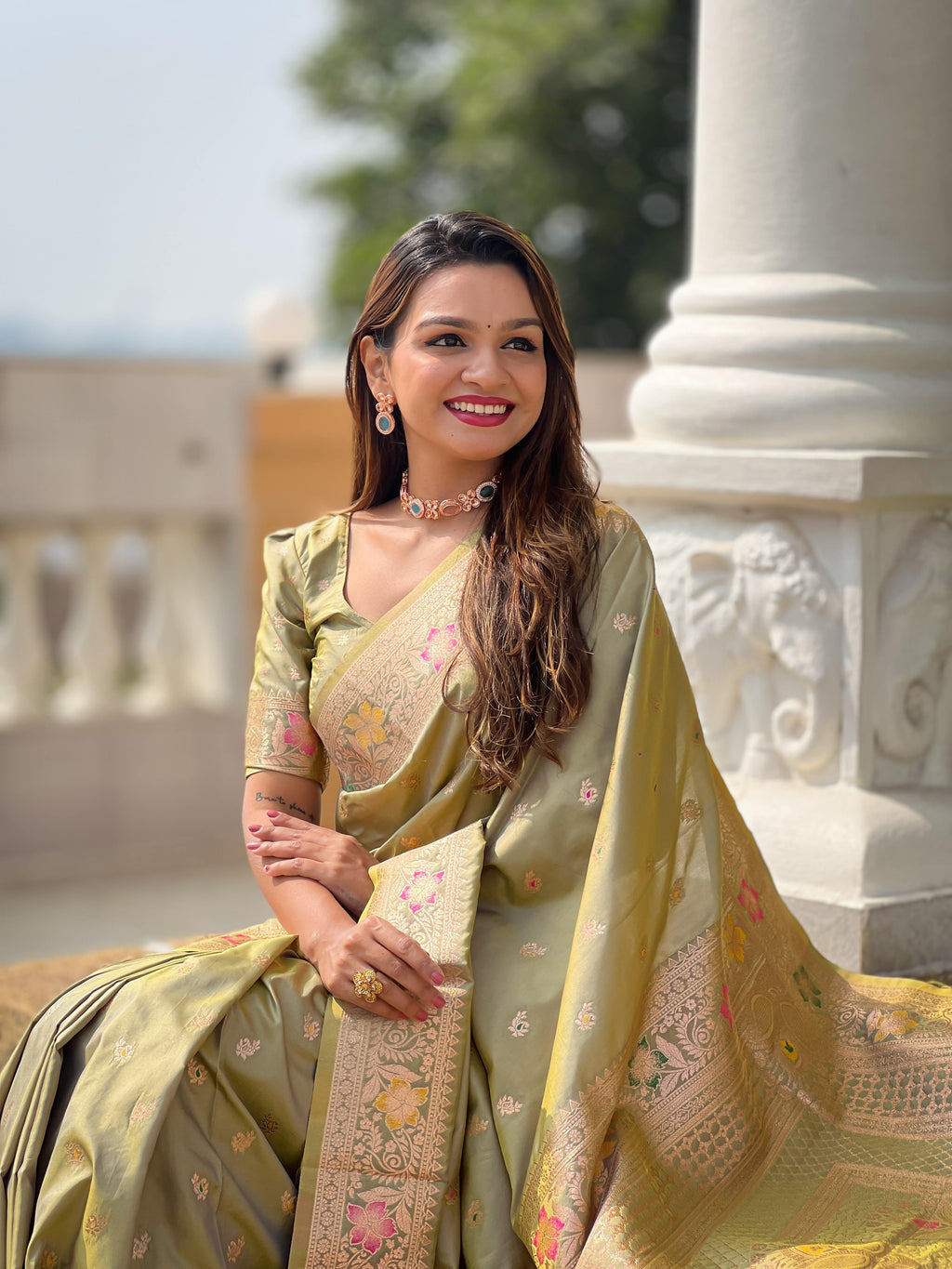 Pista Varni Fabrics Women Paisley Banarasi Silk Embellished Saree comes With Matching Blouse