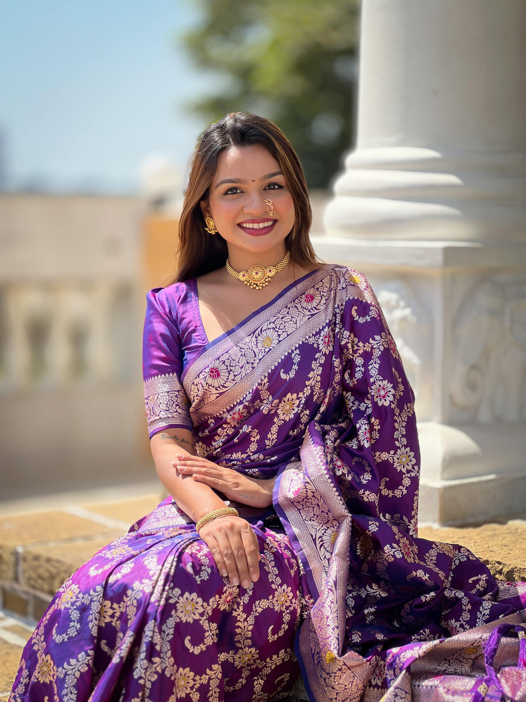 Purple Varni Fabrics Women Geometric Banarasi Silk Tassels and Latkans Saree comes With Matching Blouse
