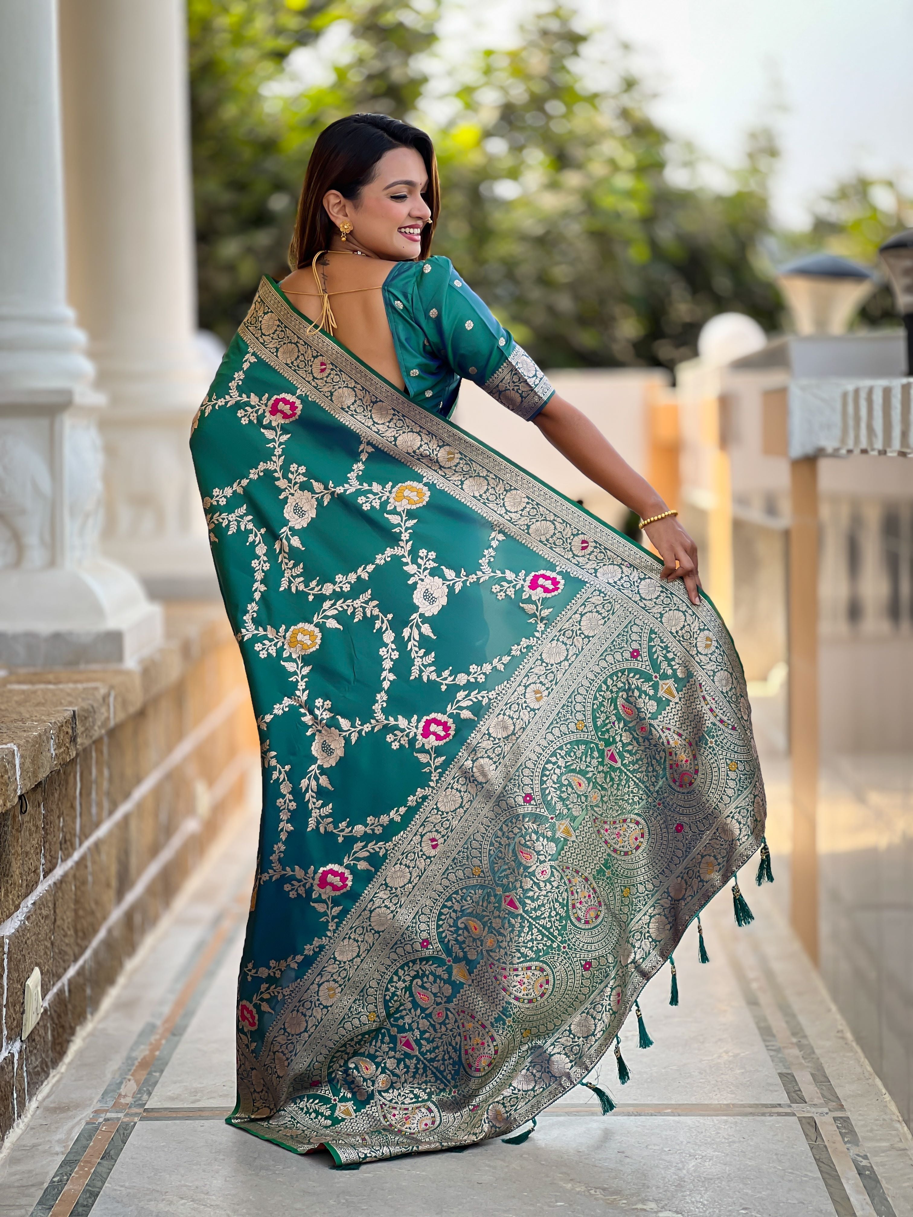Rama Varni Fabrics Women Floral Banarasi Silk Woven Saree comes With Matching Blouse