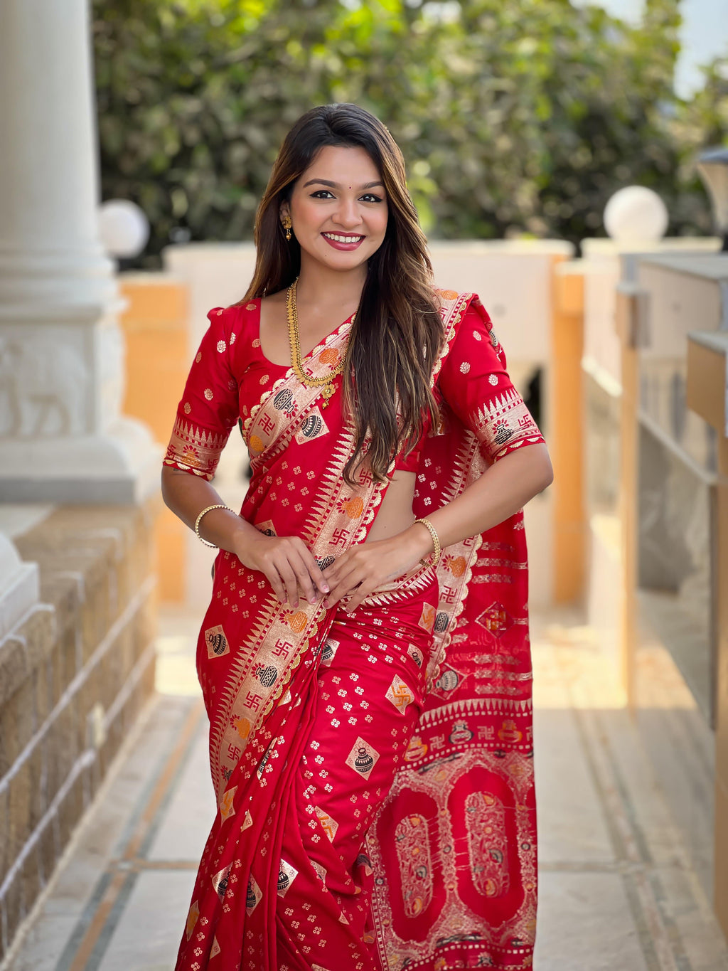 Red Varni Fabrics Women Floral Dolla Silk Tassels and Latkans Saree comes With Matching Blouse