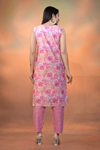 Women’s Pink Printed Cotton Kurti – Sleeveless V-Neck Straight Kurta Set for Summer Casual Wear