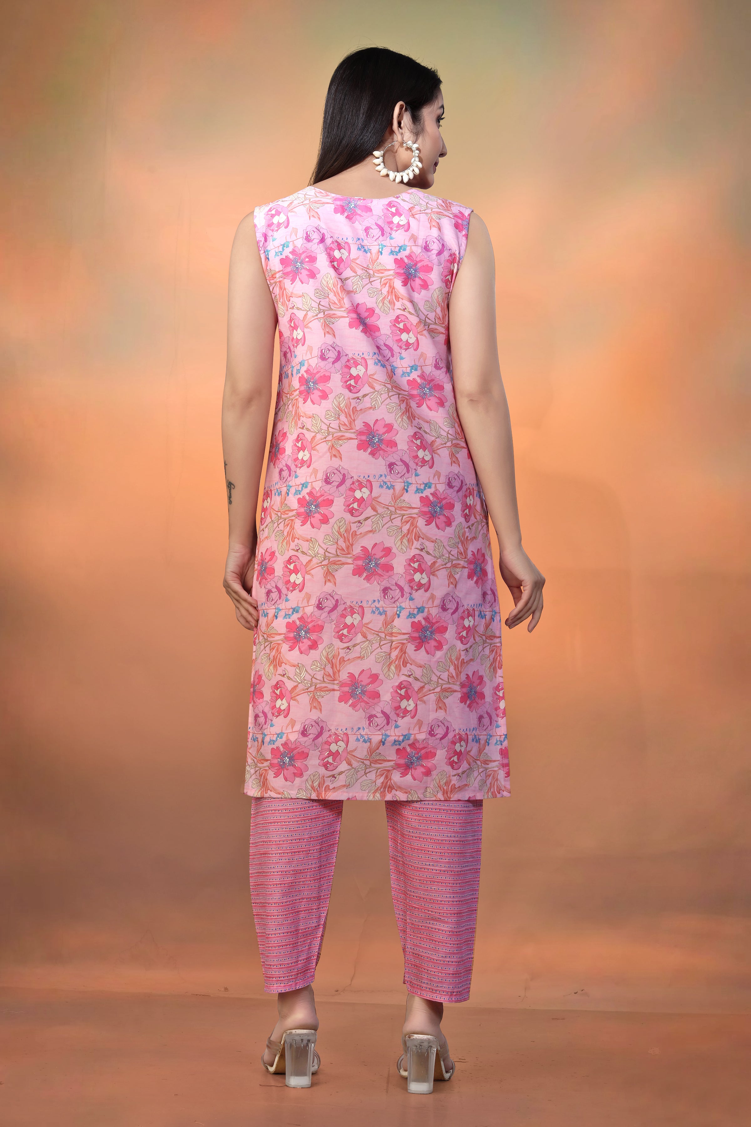 Women’s Pink Printed Cotton Kurti – Sleeveless V-Neck Straight Kurta Set for Summer Casual Wear