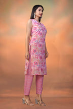 Women’s Pink Printed Cotton Kurti – Sleeveless V-Neck Straight Kurta Set for Summer Casual Wear