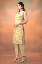 Women’s Yellow Printed Cotton Kurti – Sleeveless V-Neck Straight Kurta Set for Summer Casual Wear