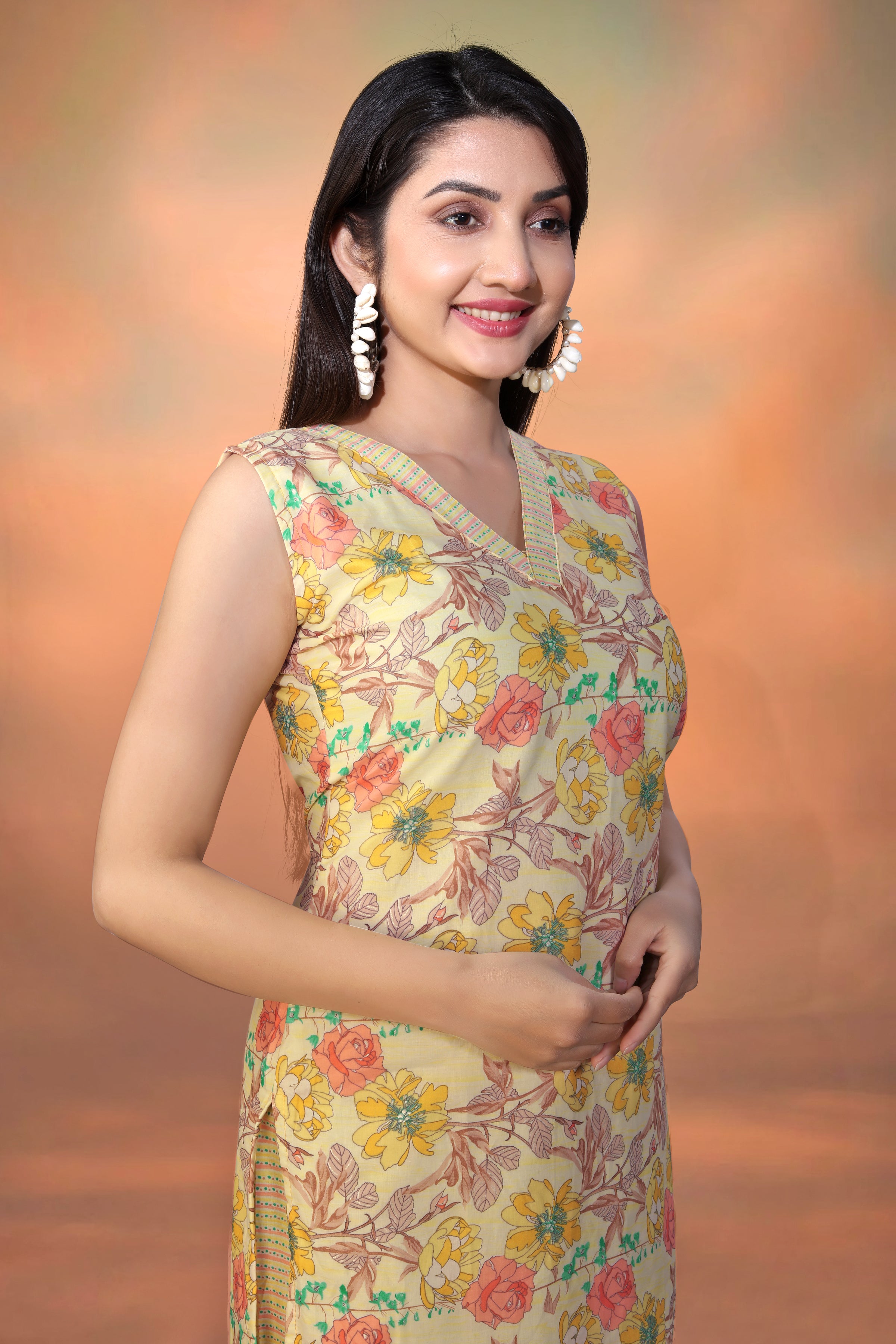 Women’s Yellow Printed Cotton Kurti – Sleeveless V-Neck Straight Kurta Set for Summer Casual Wear