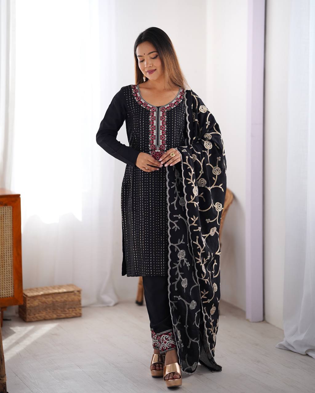 Elegant Black Chinon Kurta Suit Set for Women – Festive