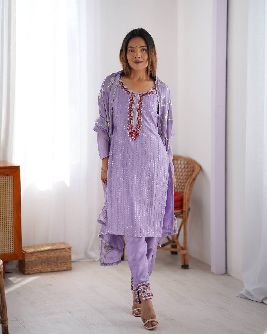 Elegant Lavender Chinon Kurta Suit Set for Women – Festive
