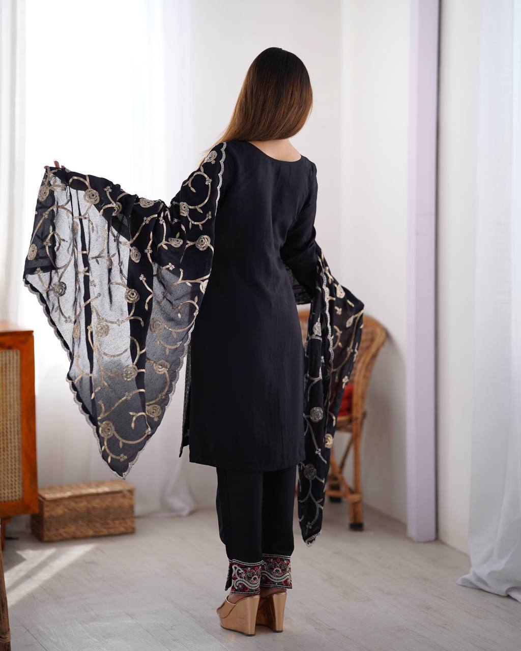 Elegant Black Chinon Kurta Suit Set for Women – Festive