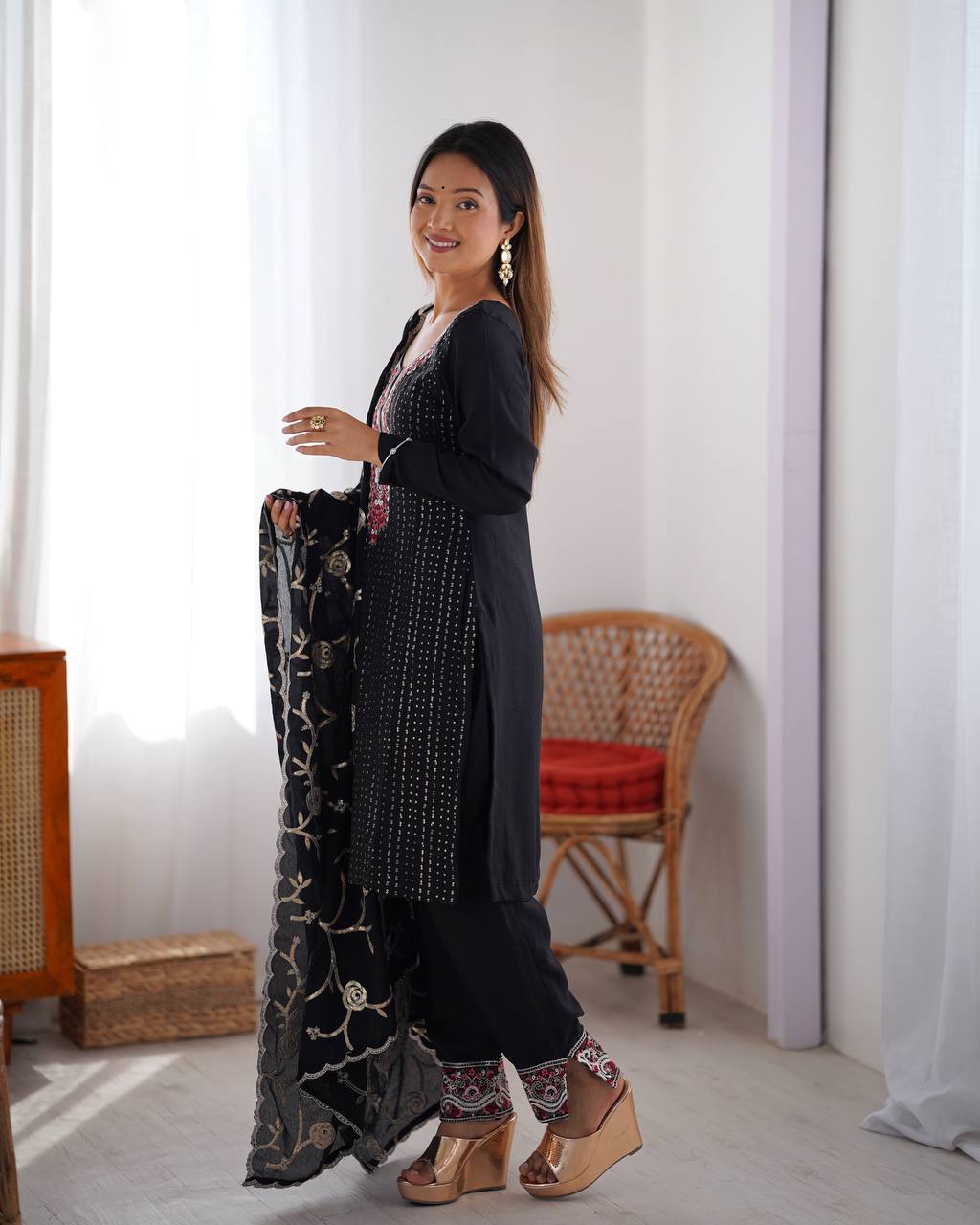 Elegant Black Chinon Kurta Suit Set for Women – Festive