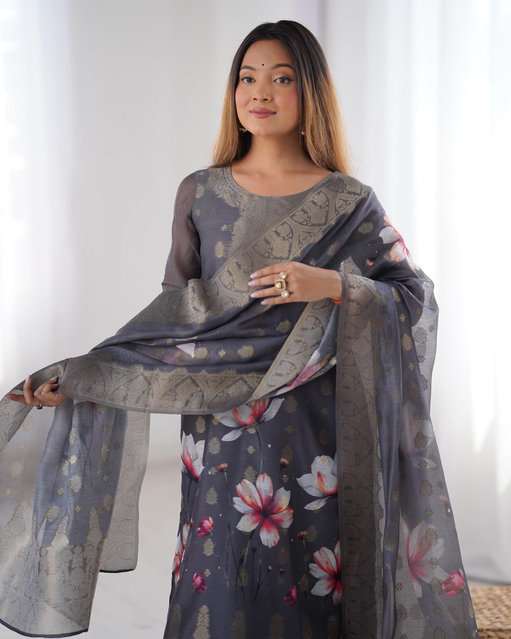 Women’s Grey Chanderi Kurta Set – Regal Ethnic Wear for Festive & Traditional Occasions