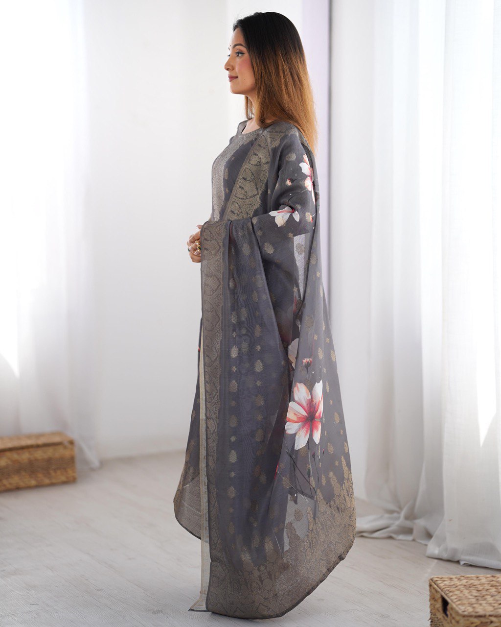 Women’s Grey Chanderi Kurta Set – Regal Ethnic Wear for Festive & Traditional Occasions
