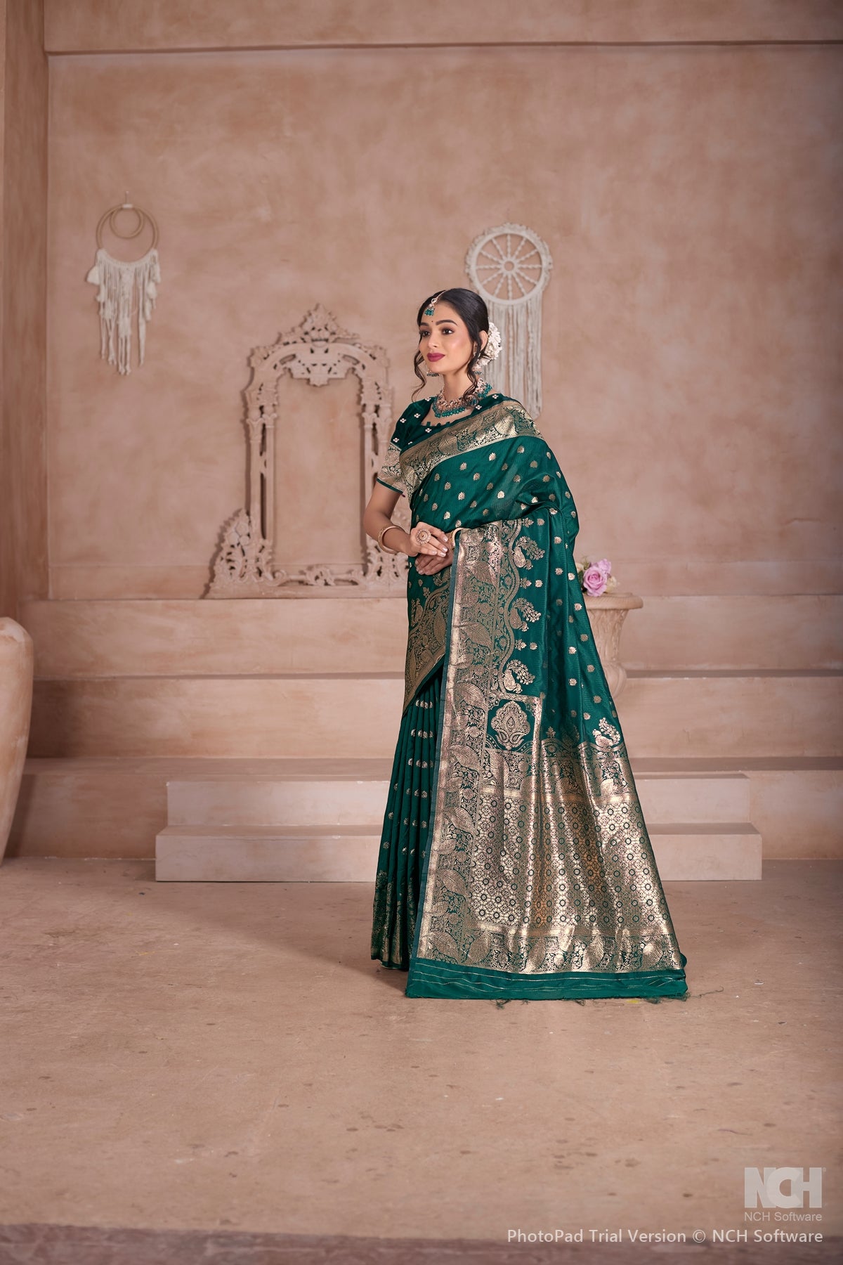 Floral Patterned Green Art Silk Saree with Matching Blouse