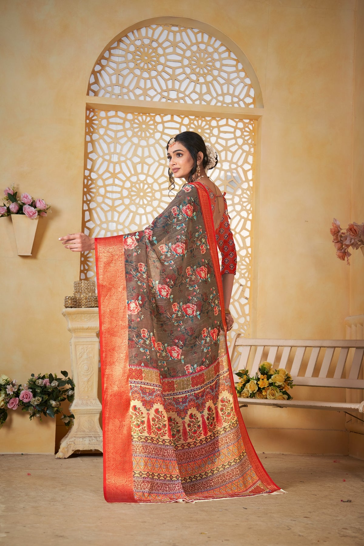 Grey Linen Saree for Women – Lightweight & Elegant Ethnic Wear