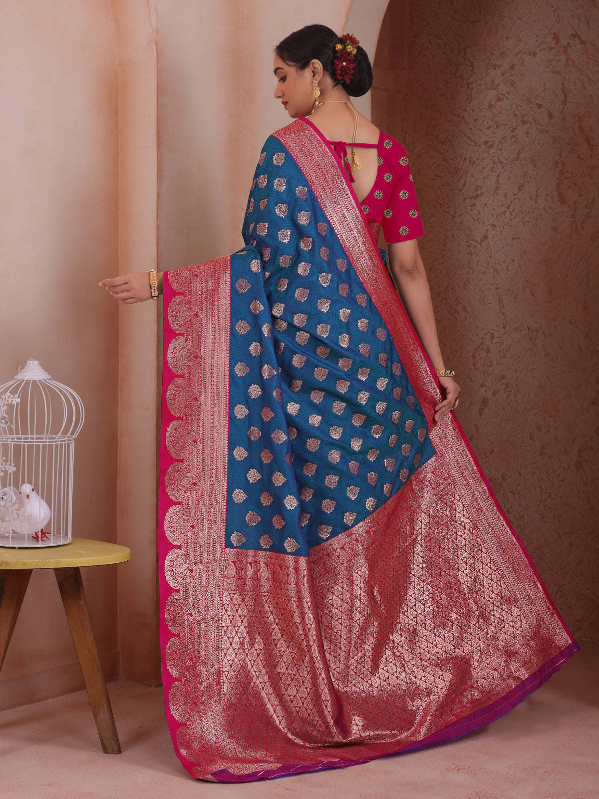 Blue Silk Blend Saree for Women – Elegant & Comfortable Ethnic Wear