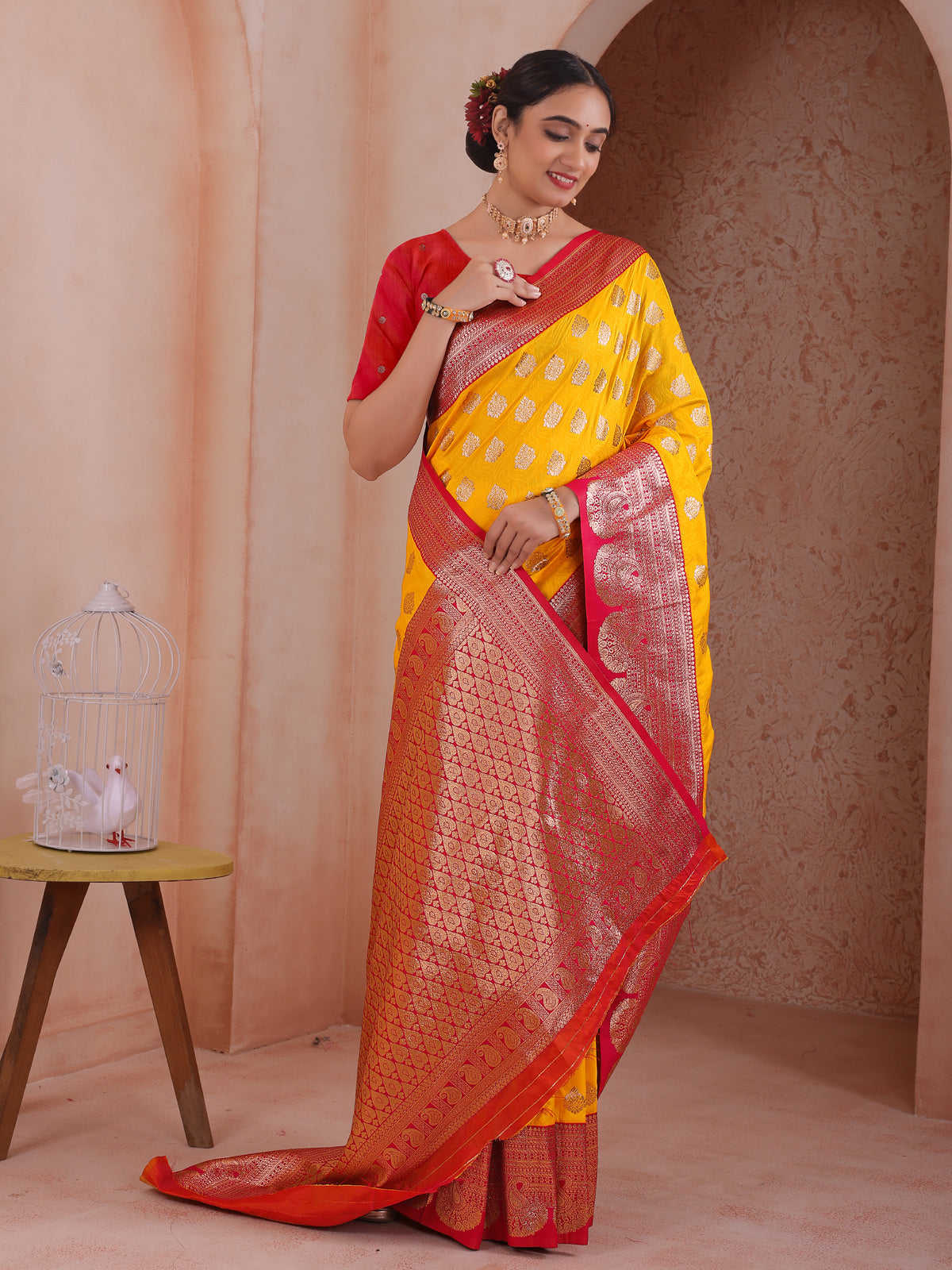 Mustard Silk Blend Saree for Women – Elegant & Comfortable Ethnic Wear