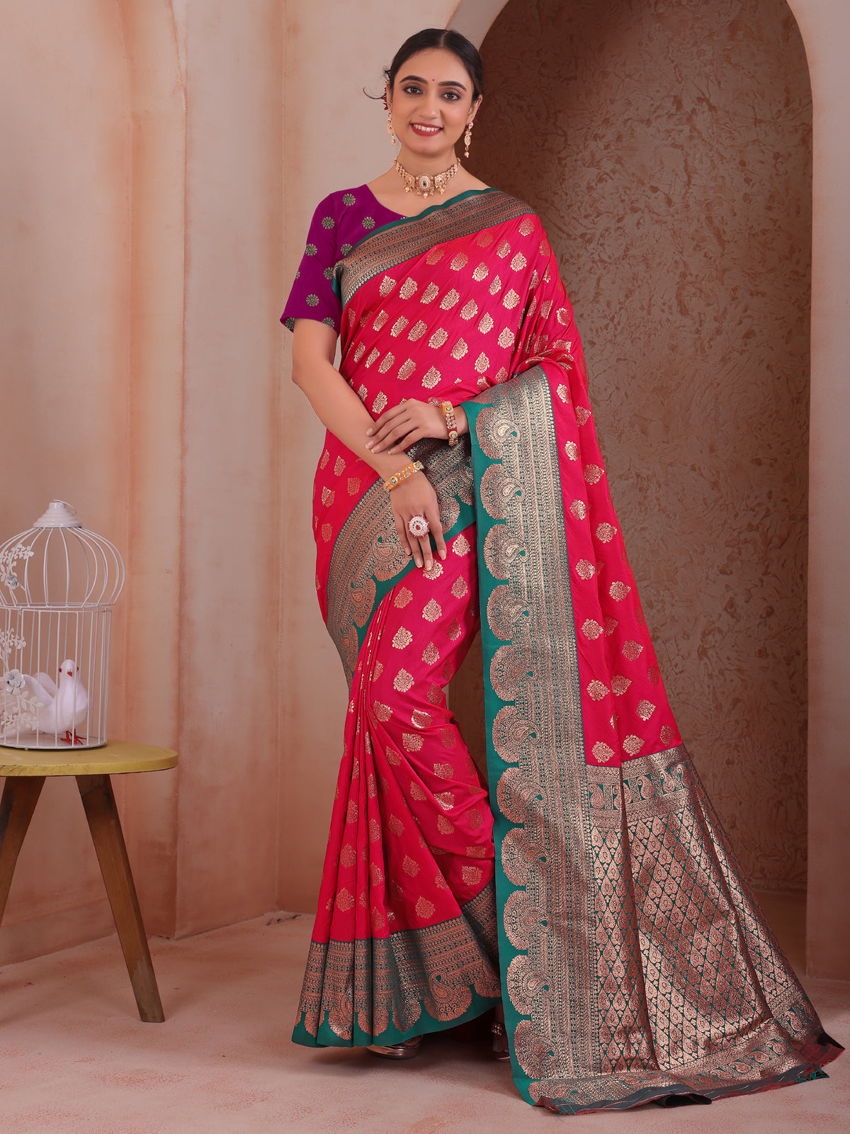 Red Silk Blend Saree for Women – Elegant & Comfortable Ethnic Wear