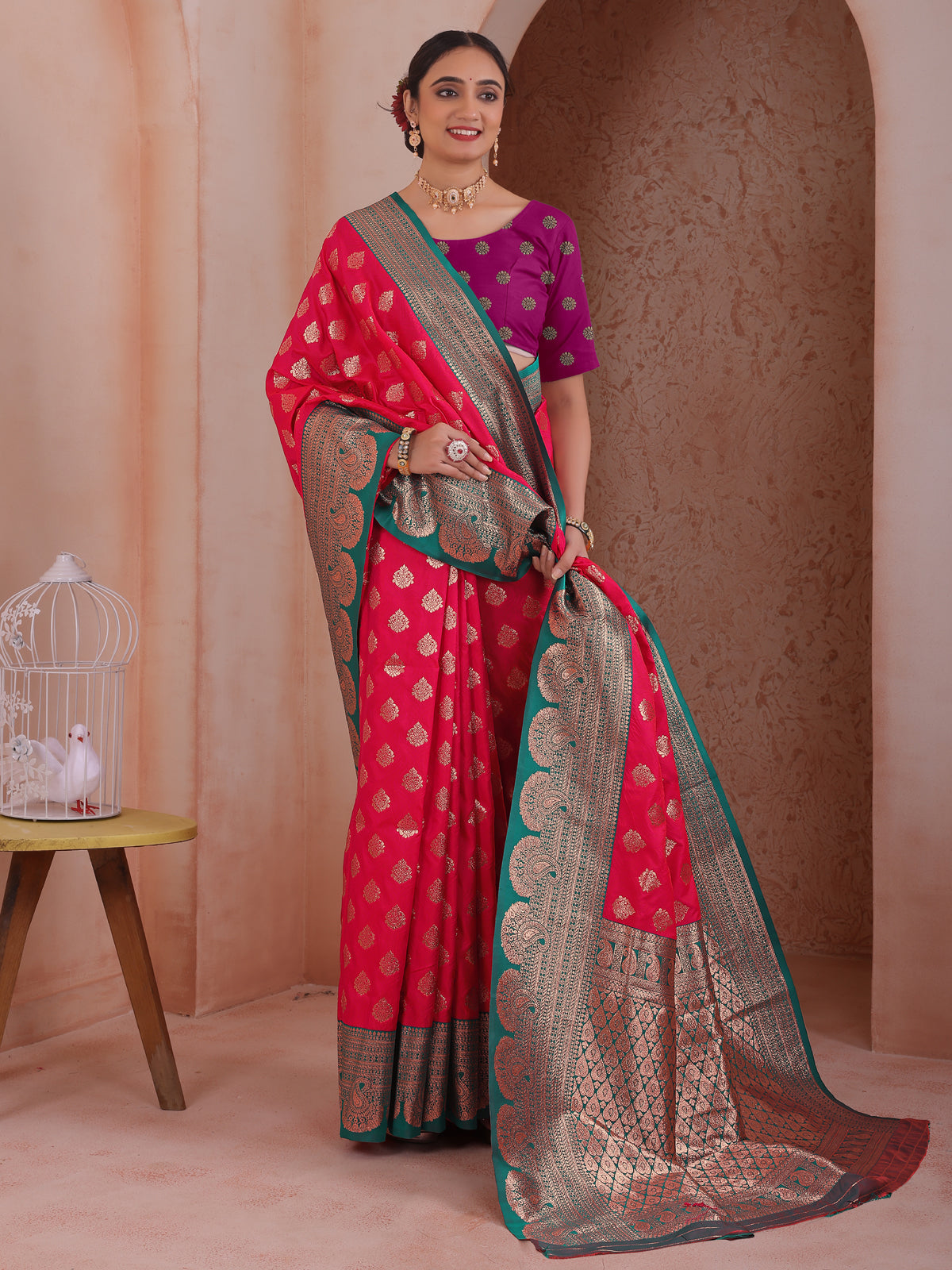 Red Silk Blend Saree for Women – Elegant & Comfortable Ethnic Wear