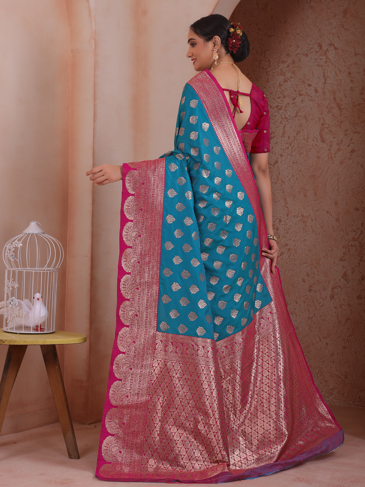 Teal Silk Blend Saree for Women – Elegant & Comfortable Ethnic Wear