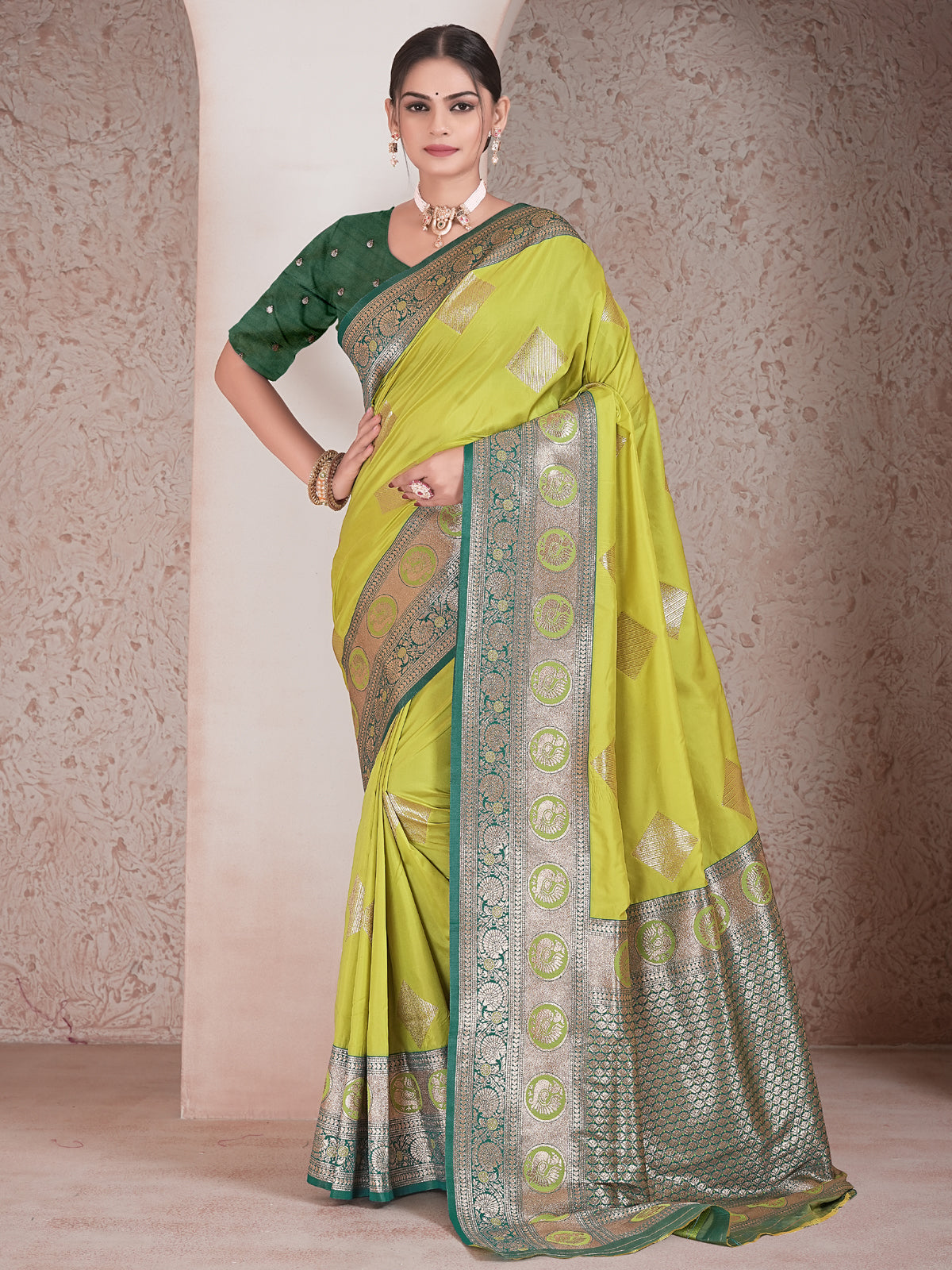 Parrot Green Art Silk Saree for Women – Elegant & Stylish Ethnic Wear