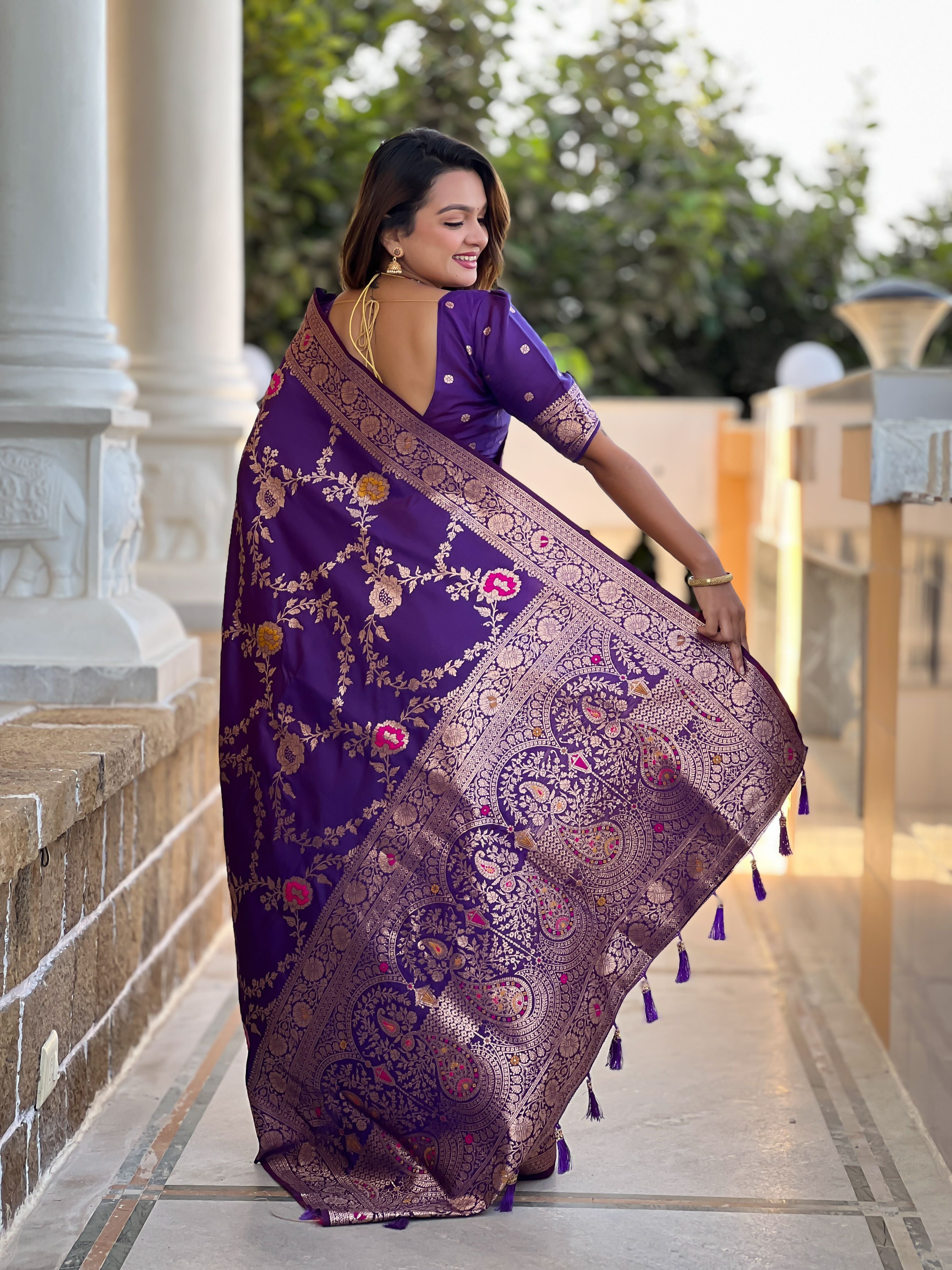 Wine Varni Fabrics Women Floral Banarasi Silk Woven Saree comes With Matching Blouse