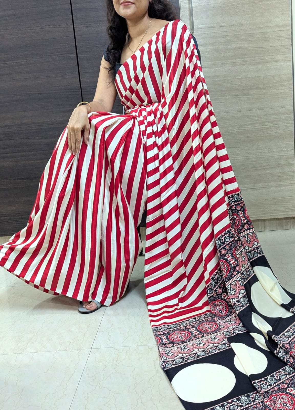 Latest Trendy Digital Printed Red Cinnon Silk Saree with Blouse for Parties Functions Festival Regural wear Saree for Girls and Ladies