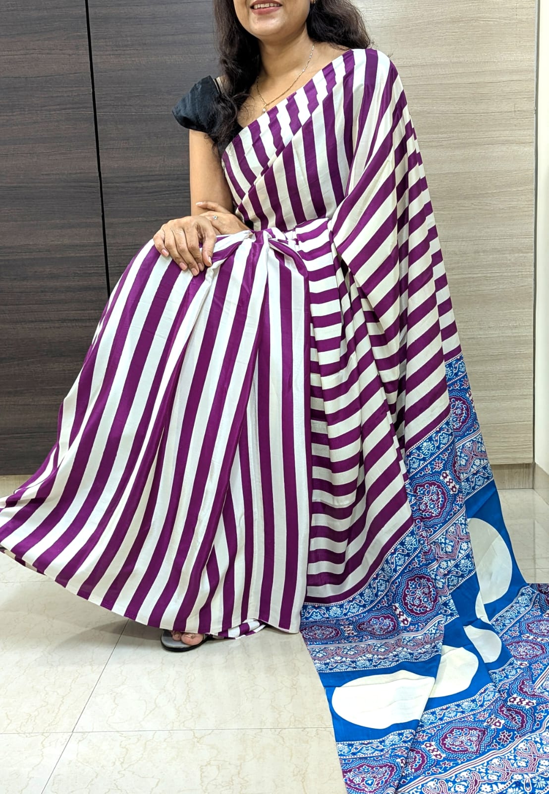 Latest Trendy Digital Printed Red Cinnon Silk Saree with Blouse for Parties Functions Festival Regural wear Saree for Girls and Ladies