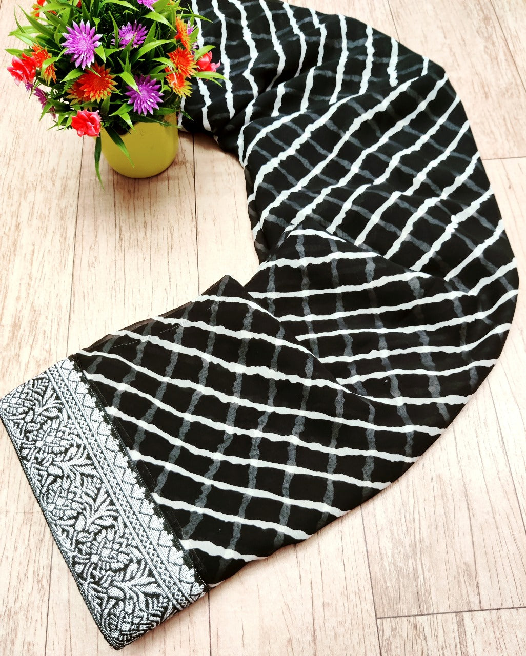 Stylish Bandhani Printed Black Saree for Daily and Party Wear
