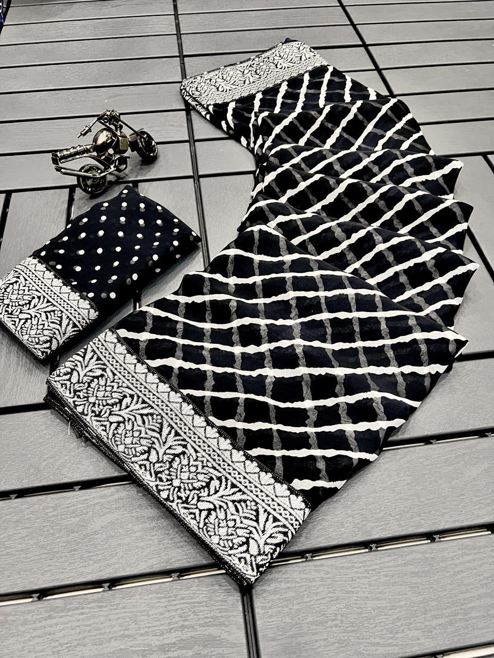 Stylish Bandhani Printed Black Saree for Daily and Party Wear