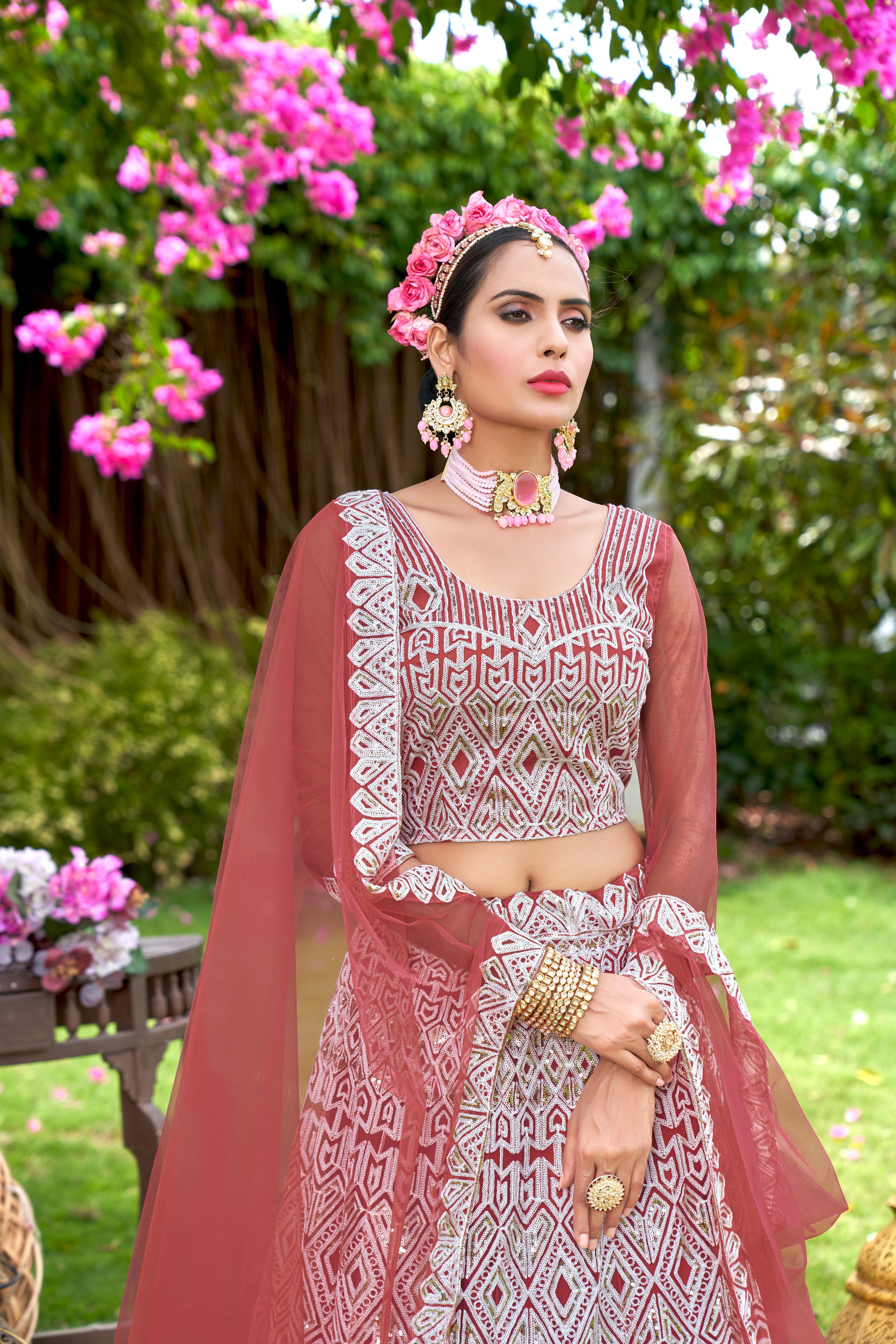 Women’s Gajri Net Lehenga Choli – Elegant Embroidered Ethnic Wear for Weddings & Parties Semi-Stitched