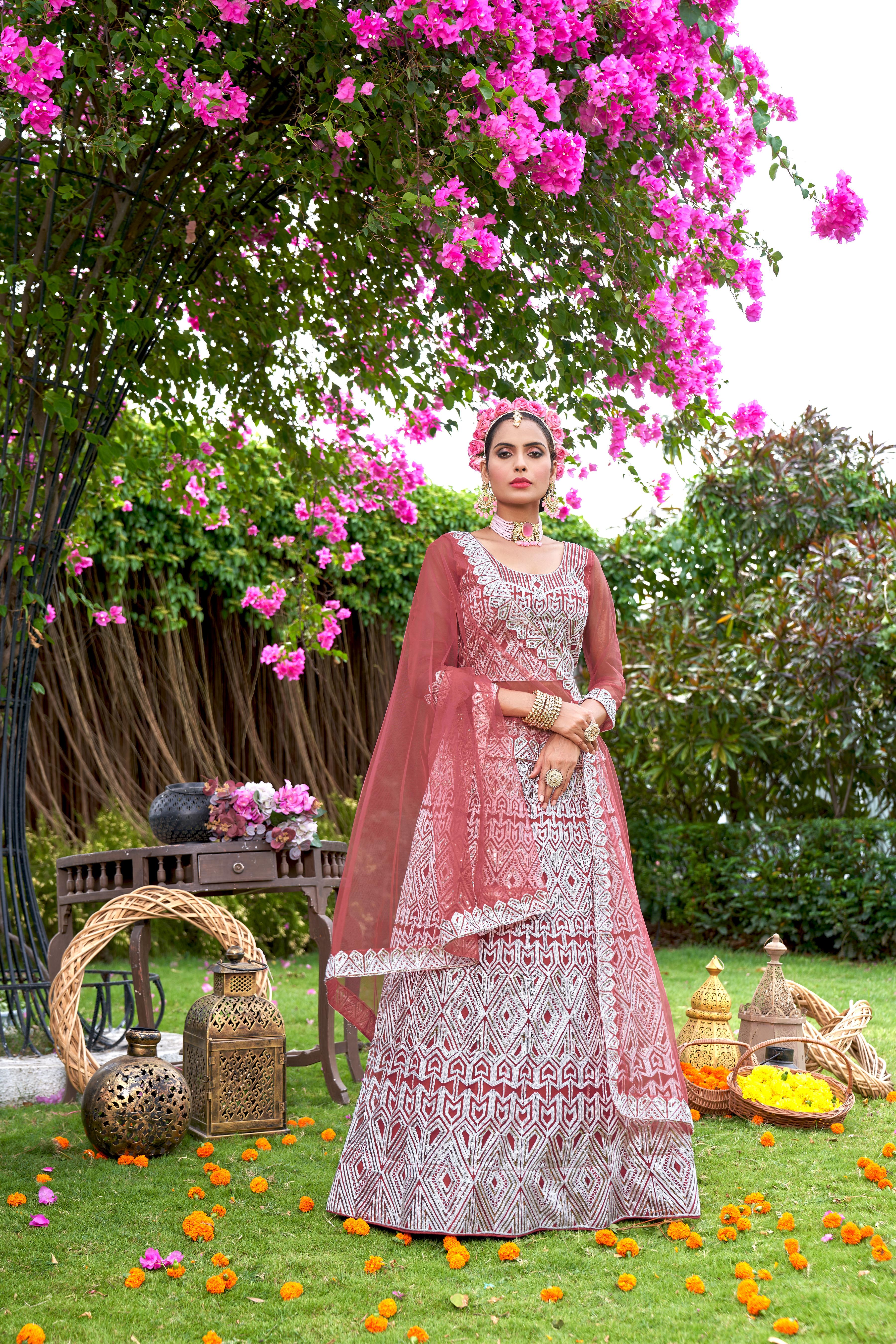 Women’s Gajri Net Lehenga Choli – Elegant Embroidered Ethnic Wear for Weddings & Parties Semi-Stitched
