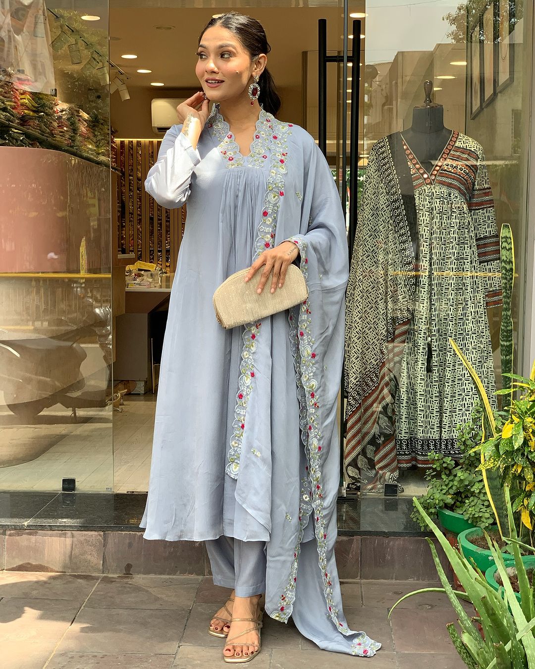 Women's Grey Viscose Chinnon Embroidered Kurta Set with Matching Chinnon Dupatta