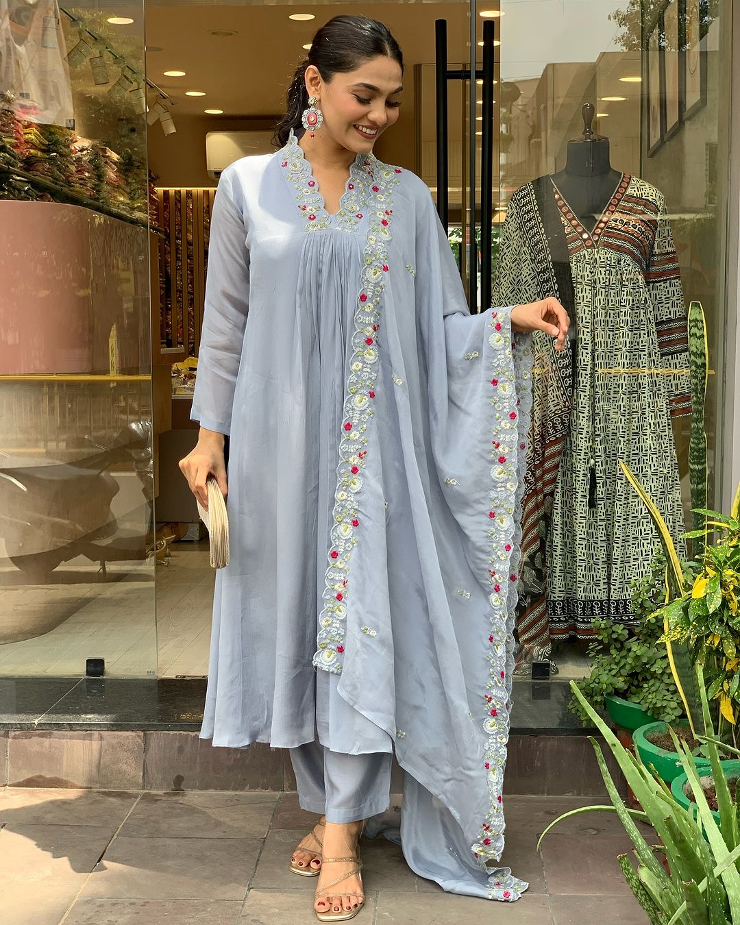 Women's Grey Viscose Chinnon Embroidered Kurta Set with Matching Chinnon Dupatta