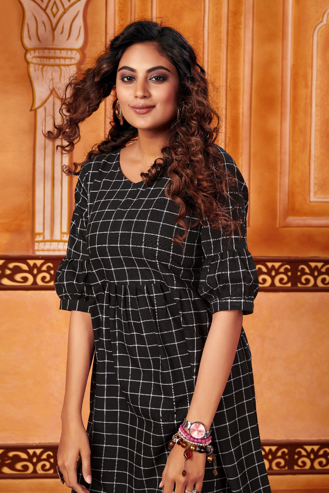 Women's Black Cotton Chex Party Wear Kurti.